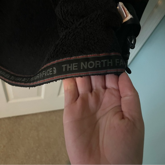 North Face fuzzy black jacket size XL. - Picture 8 of 9